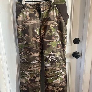 Under Armour Coldgear Extreme Forrest Camo Womens Size 10